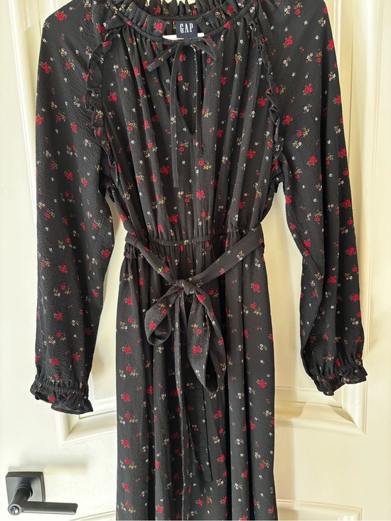 GAP Dresses & Skirts - NWT GAP Black Floral Tie-Front Ruffle Dress Size Medium